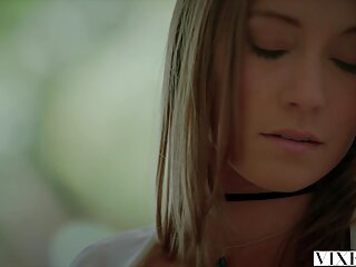 Blonde sexy tiener Alexa krijgt haar poesje romantische seksfilm gevuld met creampie