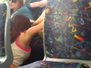 Lesbo Milfs in gratis lesbische seksfilms ouderwetse onderkleding deel 1