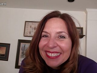 Geile brunette Nicky Ferrari krijgt haar enorme kont genageld door haar stiefzoon Anthony lesbische seksfilms Rosano