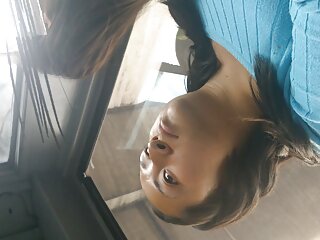 Blonde ster seksfilm 123 geeft BF deepthroat pijpbeurt op webcam